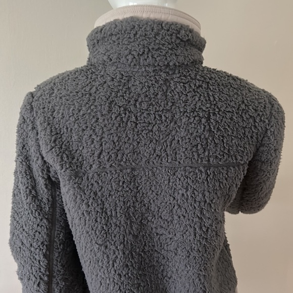 (NWT) Abercrombie & Fitch Grey Super Soft Sherpa Fleece Pullover, Small - Picture 10 of 17